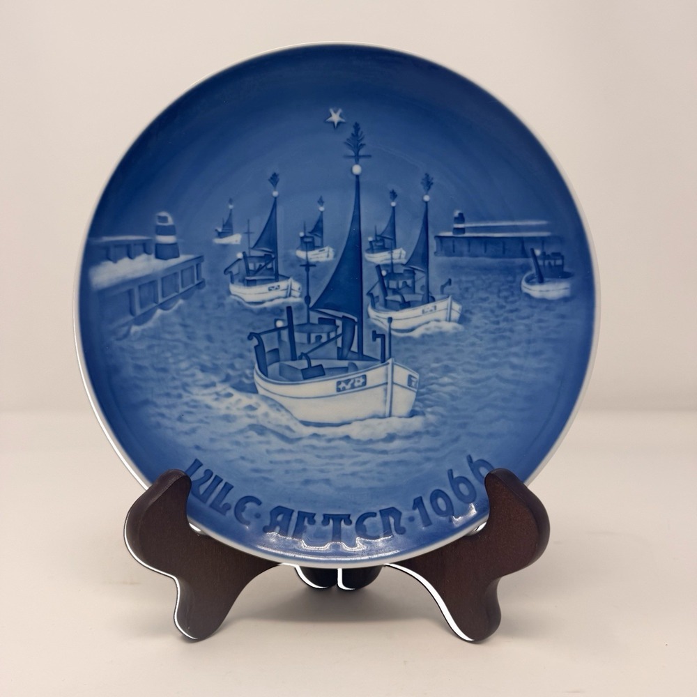 Vintage Bing Grondahl 1966 Christmas Plate Hjem Til Jul Denmark Sailboats 7.25" - Picture 1 of 9